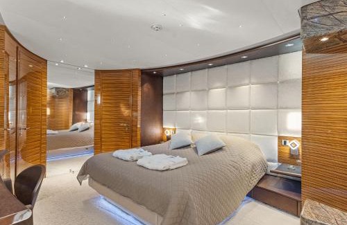 Port Hercule Boat Rental | Trackside superyacht VIP Cabin - TIAMAT