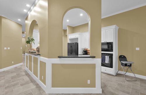 Walden on Lake Conroe House | Trader's Retreat Spacious Waterfront home with Boat slip.