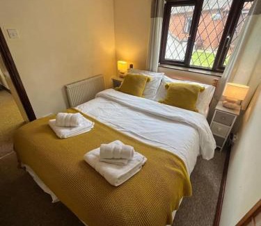 Repps with Bastwick House | Traditional 2 bed Cottage close to the River Thurne