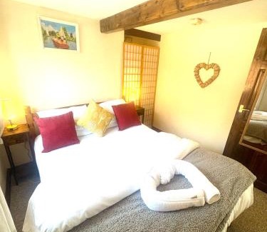 Repps with Bastwick House | Traditional 2 bed Cottage close to the River Thurne
