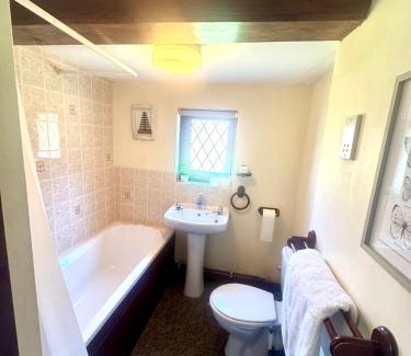 Repps with Bastwick House | Traditional 2 bed Cottage close to the River Thurne
