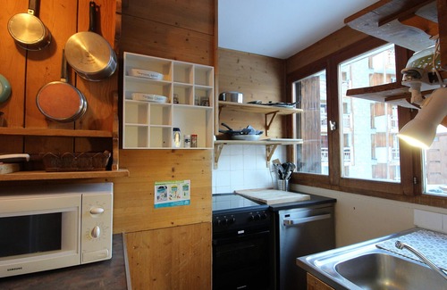 Les Almes Ski Chalet | Traditional 3-room chalet with terrace and wifi