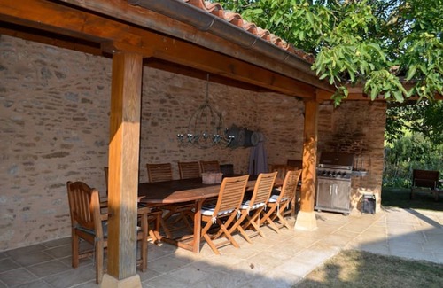 Charnay House | Traditional Beaujolais farmhouse with Private Pool - sleeps 8