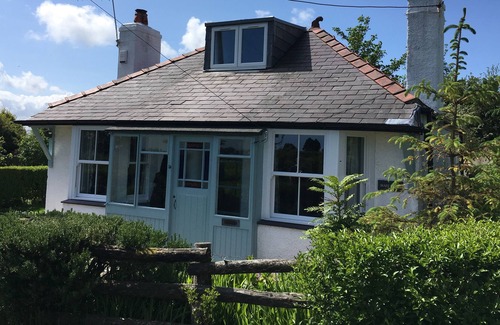 Brynteg Cottage | Traditional, comfortable cottage near Benllech