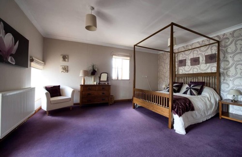 Llanybydder House | Traditional cosy cottage with rural views nr coast