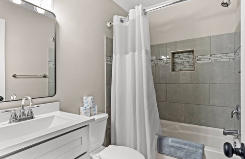 Carolina Beach Hotel | Traditional Double Queen Room Hotel- 2 Pools, Near Beach/Boardwalk, No Pets