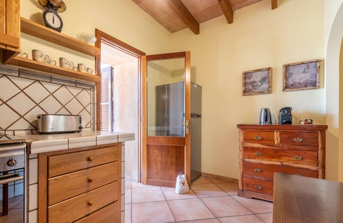 Manacor Villa | Traditional Finca with Wi-Fi, Air Conditioning, Garden & Pool
