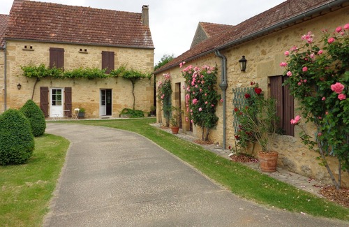 Castels et Bezenac Cottage | Traditional house of the Perigord Noir, Dordogne valley, large park