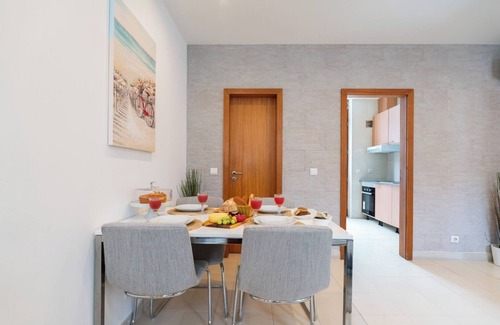 Ramalde House | Traditional House with Terrace by HostWise