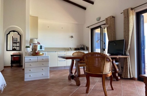 Carvoeiro Apartment | Traditional Portuguese house with lot of privacy and space.