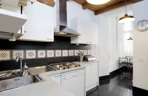 Rione IV Campo Marzio Apartment | Traditional Roman 5-Bedroom with Stunning Views, Just Steps from Spanish Steps