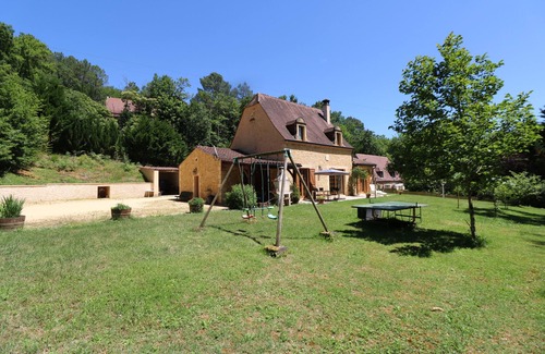 Beynac-et-Cazenac House | Traditional stone cottage wih enclosed garden and private heated pool at Beynac