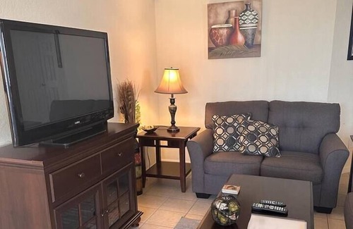 Trafalgar Village Condo | Trafalgar Village 4 bed / 3 bath pool & spa