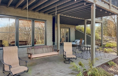 Bryson City Cabin | Trail's End - luxury custom home in a premiere lake community