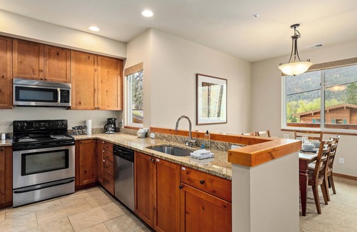 Leavenworth Condo | Trails Edge, Unit A - Downtown Condo!