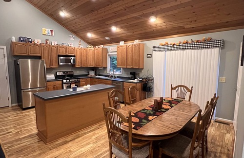 Wetmore House | Trails end base camp - direct trail access!