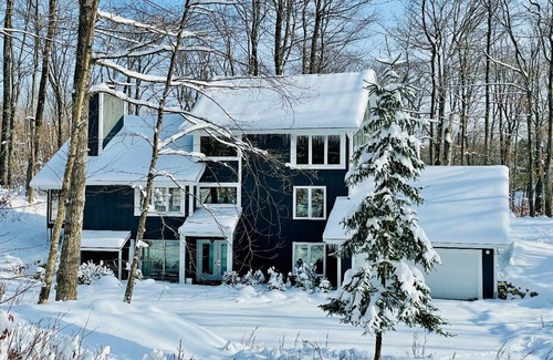 Birchwood Farms House | Trails End Cedar Lodge: Beautiful three bedroom home in Birchwood Farms