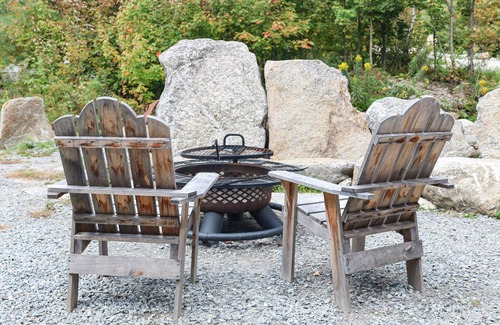 Dorchester Apartment | Trailside Stays - Tiny House in the Woods-Escape to Nature. Blue Jay