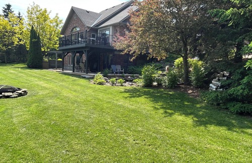 Erin House | Trailway Coach House in Erin Ontario. explore the Elora Cataract Trailway