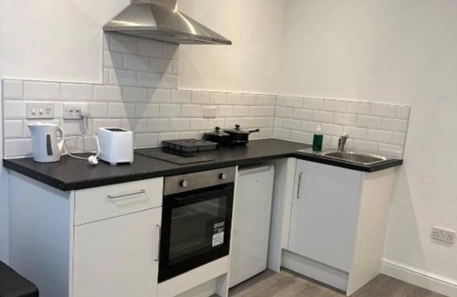 Scunthorpe Apartment | Train Station Aparthotel - Free Wifi, Free Parking One-Bedroom Apartment