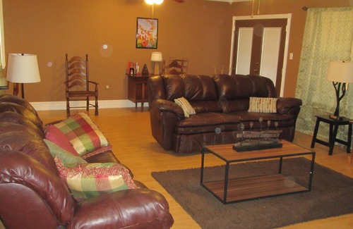 Alamogordo House | Training at Holloman or White Sands? looking for a Short Term Furnished Rental?