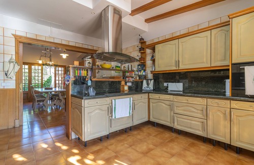 Lloseta Villa | TRAMONTANA - Fabulous villa with private pool at the foot of the mountains. Free WIFI.