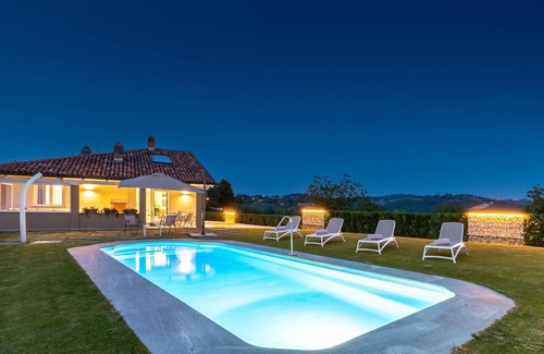Montelupo Albese Villa | Tramonto Albese 4, Emma Villas