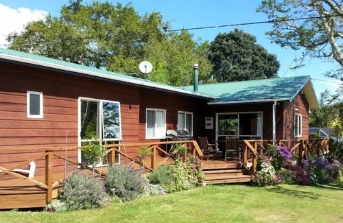 Coromandel House | Tramway Cottage, 20 minute drive to Whangapoa and New Chums Beach