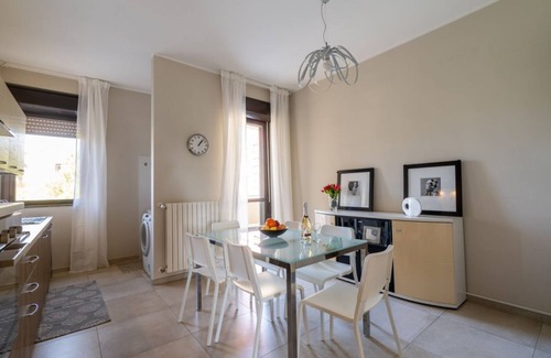 Trani Apartment | Trani with view: roomy apartment with balconies