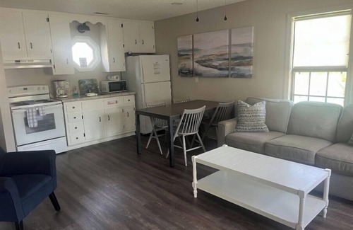 Winchester Cabin | Tranquil 2-bedroom cabin in Winchester with WiFi and AC