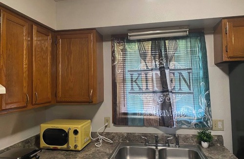 Leesville House | Tranquil 2-bedroom house with AC in Leesville