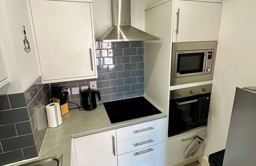 Weymouth Apartment | Tranquil 2 bedroom maisonette, moments from the beach in charming Weymouth