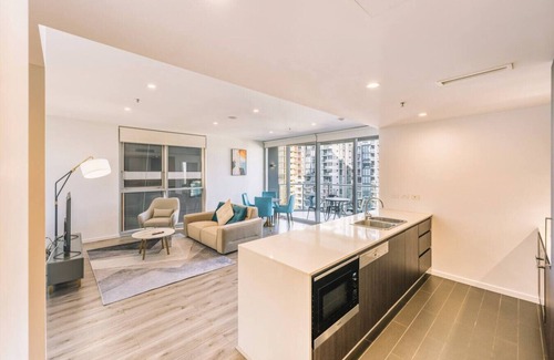 South Brisbane Apartment | Tranquil 2BR Stay Between Art and Sky