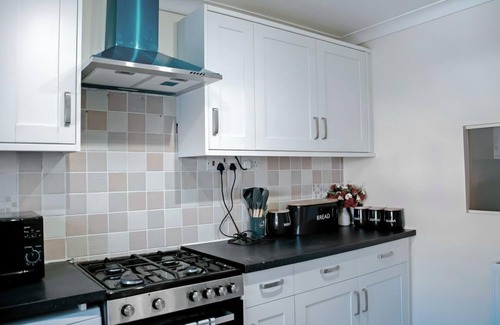 Colchester House | Tranquil 3B House- Sleeps 6, Garden & Free Parking