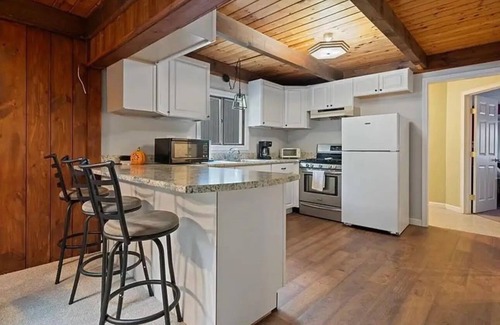 Freedom House | Tranquil 4-bedroom house with fireplace in charming Freedom on Ossipee Lake