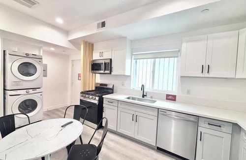 Downtown Los Angeles House | Tranquil 4-bedroom house with AC in charming Los Angeles