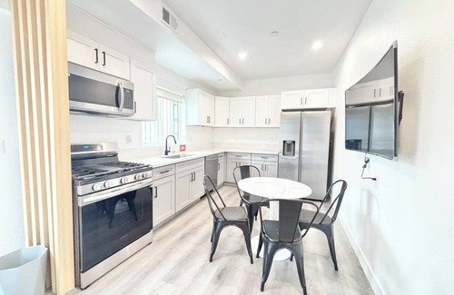 Downtown Los Angeles House | Tranquil 4-bedroom house with AC in charming Los Angeles