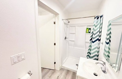 Downtown Los Angeles House | Tranquil 4-bedroom house with AC in charming Los Angeles
