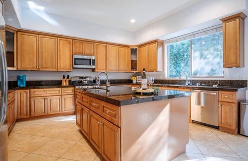 Tarzana House | Tranquil 4BR Zen Retreat – Ideal for Relaxation - LI