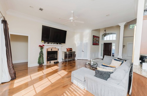 Albany House | Tranquil and Luxurious 3BR/2.5BA home in Albany