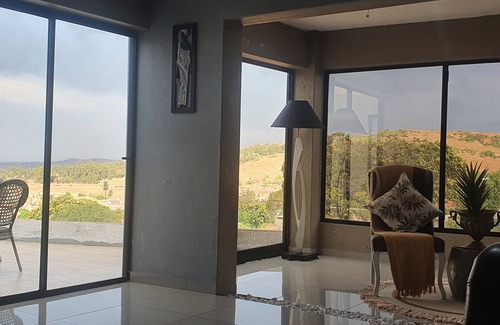 Greater Johannesburg Metropolitan Area House | Tranquil and Peaceful View Site Space which is close to all amenities