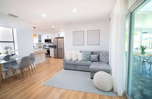 Meadowlawn House | Tranquil and Sunny 4BR Getaway Home