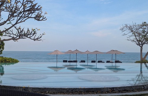 Cha-am Condo | Tranquil Beachfront Escape : Luxury Within Reach