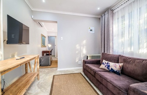 Greater Johannesburg Metropolitan Area Bed & Breakfast | Tranquil bed and breakfast in the heart of Sandton