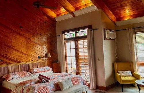 Key West Historic District Bed & Breakfast | Tranquil bed & breakfast with AC in Key West at Heron House