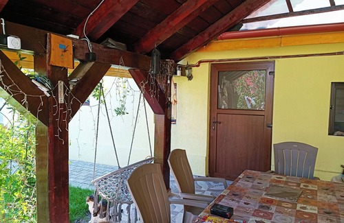 Cisnadie House | Tranquil building with WiF and parking, in Cisnădie, near Dracula's Castle.