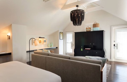 Old Town Hotel | Tranquil Bungalow w/an Artistic Vibe in Vibrant Key West | Breakfast Included