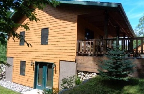 Townsend House | Tranquil Cabin near lakes & ATV trails
