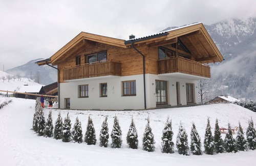 Bouvet Island Ski Chalet | Tranquil Chalet with Mountain Views
