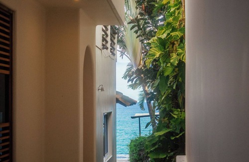 Hidalgo Apartment | Tranquil Cliffside Apartment with Stunning Ocean Views
